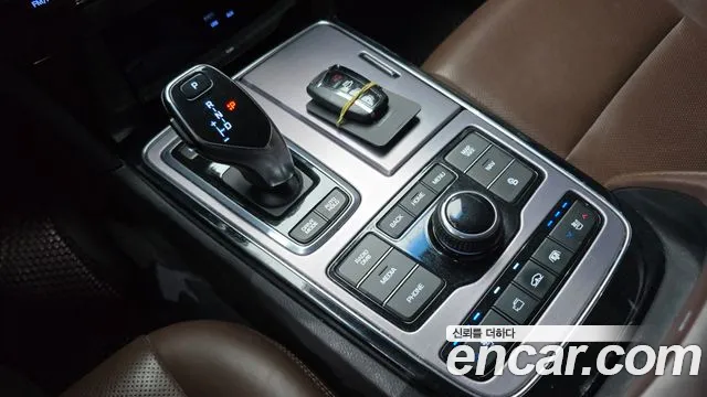 Hyundai Equus 2015 — фото 9