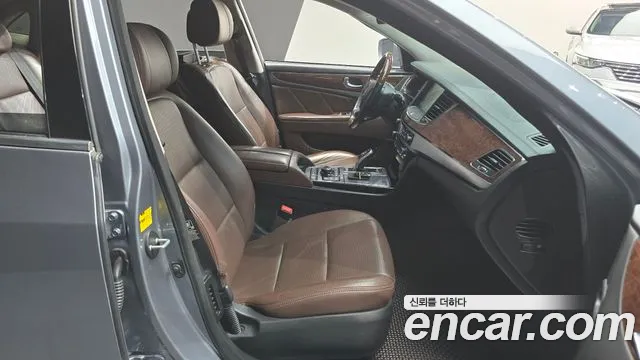 Hyundai Equus 2015 — фото 10