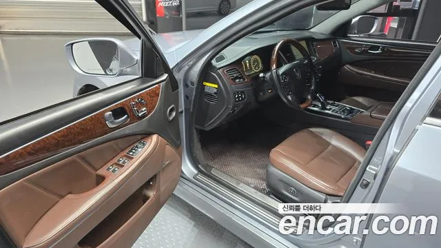 Hyundai Equus 2015 — фото 11