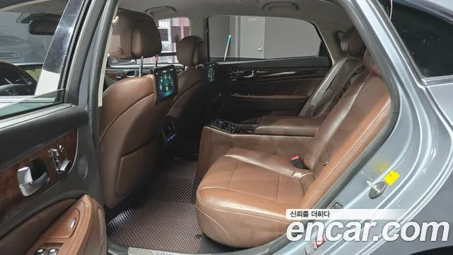 Hyundai Equus 2015 — фото 12