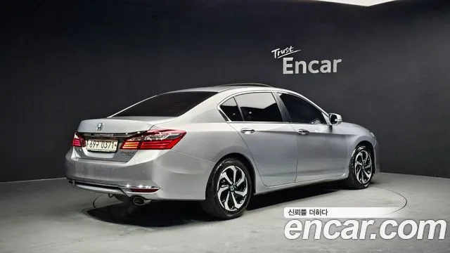 Honda Accord 2017 — фото 2