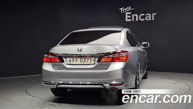 Honda Accord 2017 — фото 4