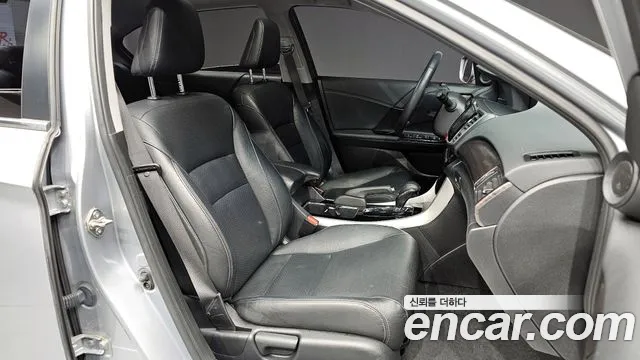Honda Accord 2017 — фото 10