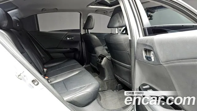 Honda Accord 2017 — фото 11