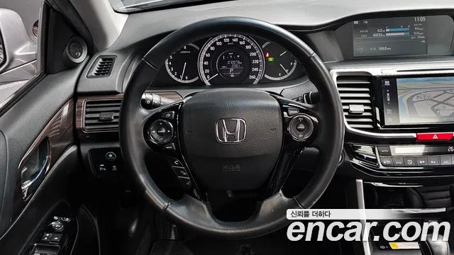 Honda Accord 2017 — фото 14