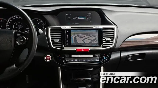 Honda Accord 2017 — фото 16