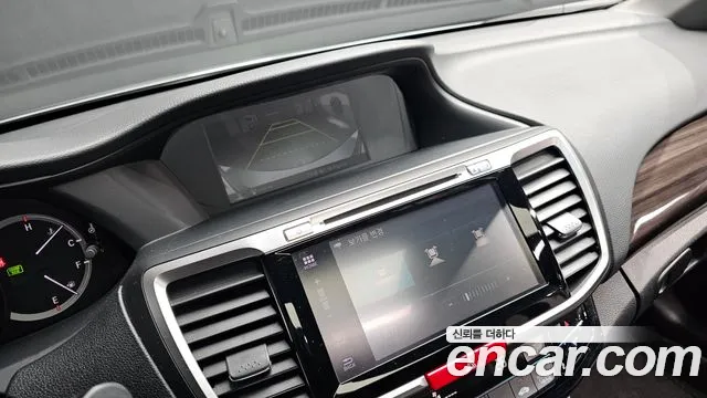Honda Accord 2017 — фото 17