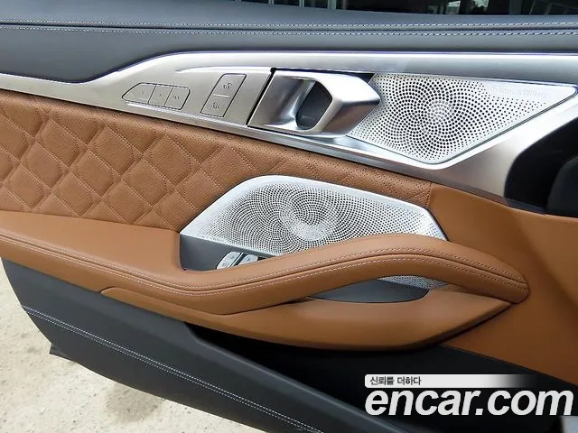 BMW M8 2024 — фото 12