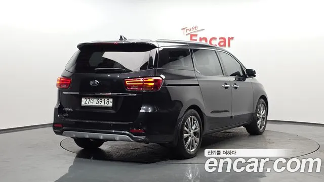 Kia Canival 2019 — фото 1