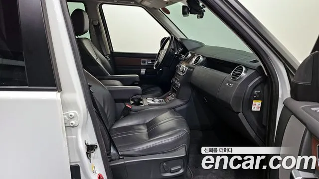 Land Rover Discovery 2016 — фото 10