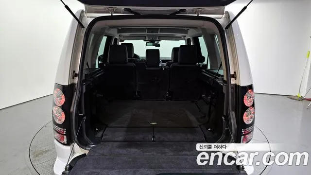 Land Rover Discovery 2016 — фото 20