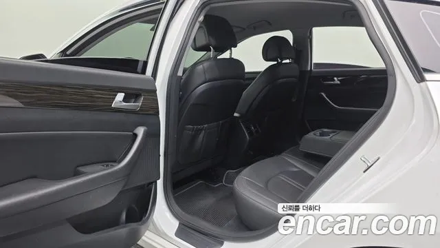 Hyundai Sonata 2015 — фото 18