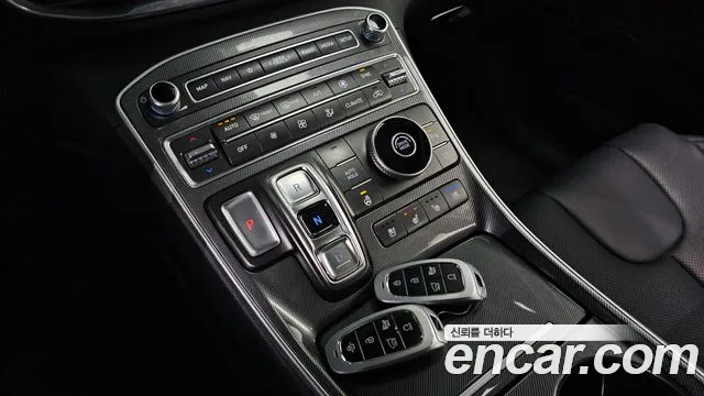 Hyundai Santafe 2022 — фото 9