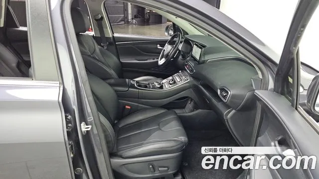 Hyundai Santafe 2022 — фото 11