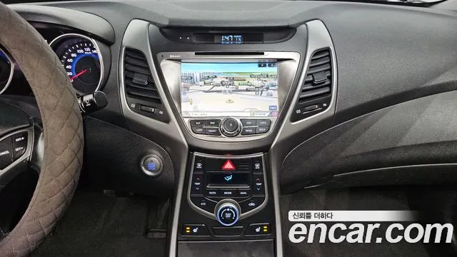 Hyundai AVANTE 2014 — фото 15