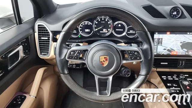Porsche Cayenne 2020 — фото 13