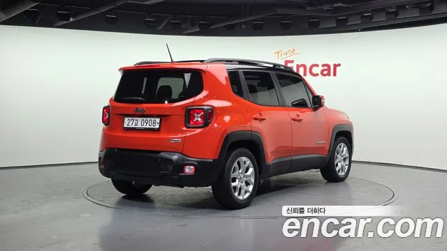 Jeep Renegade 2016 — фото 2