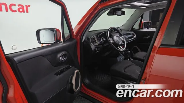 Jeep Renegade 2016 — фото 10