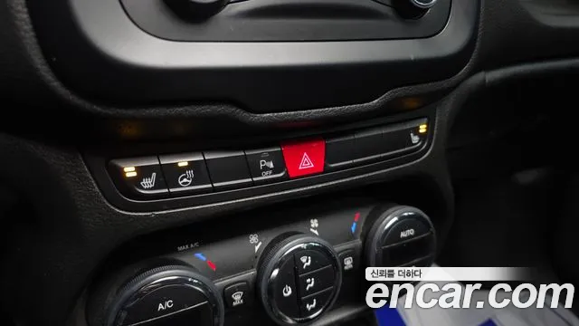 Jeep Renegade 2016 — фото 18