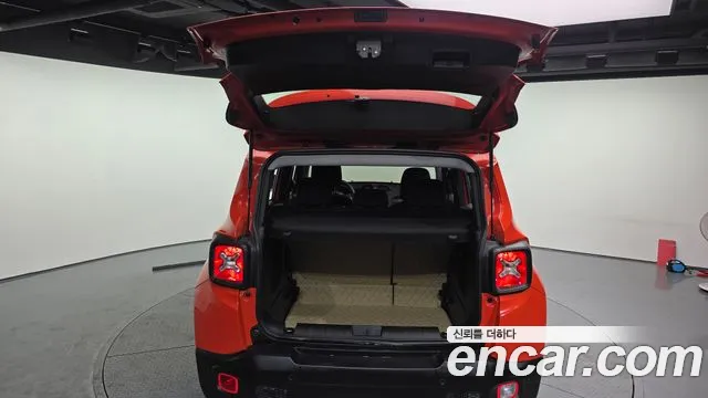 Jeep Renegade 2016 — фото 20