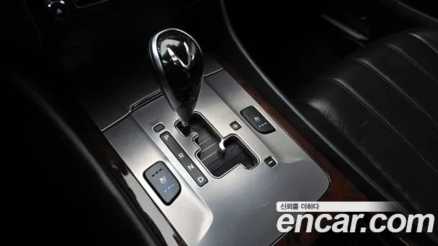 Hyundai Equus 2010 — фото 9
