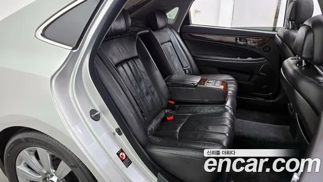 Hyundai Equus 2010 — фото 12