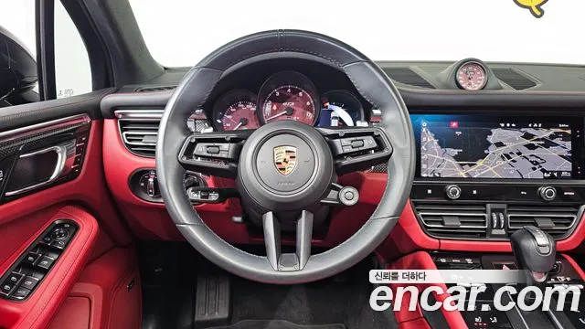Porsche Macan 2023 — фото 13