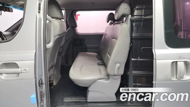 Hyundai Starex 2016 — фото 11