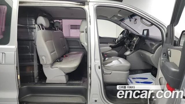 Hyundai Starex 2016 — фото 12