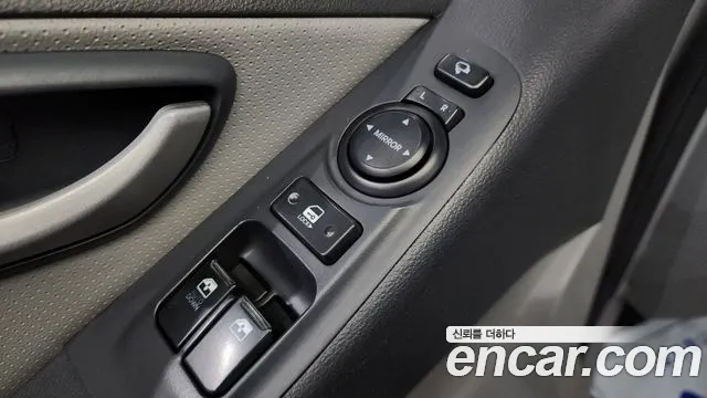 Hyundai Starex 2016 — фото 13