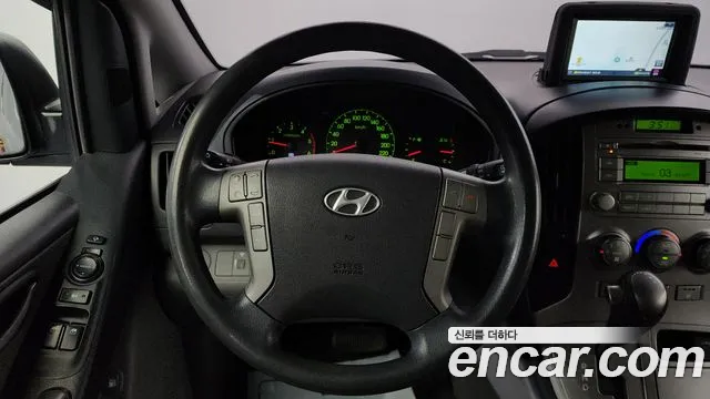 Hyundai Starex 2016 — фото 15