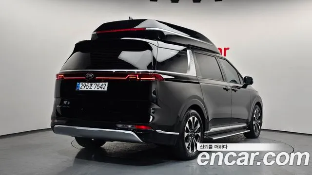 Kia Canival 2021 — фото 1