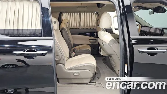 Kia Canival 2021 — фото 11