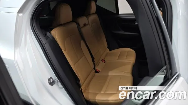 Volvo XC40 2021 — фото 11