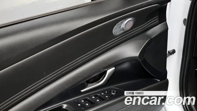 Hyundai AVANTE 2024 — фото 18