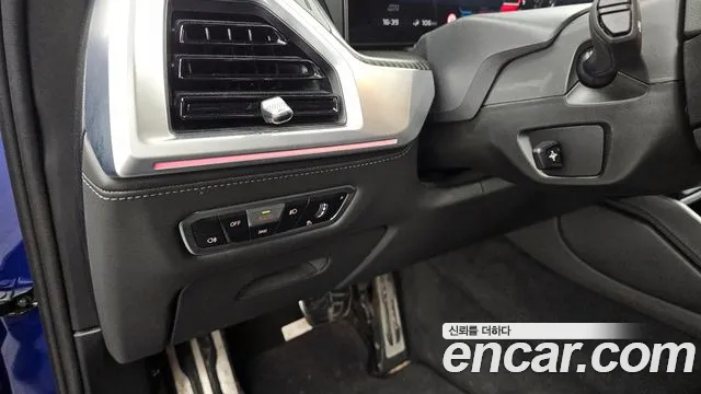 BMW XM 2023 — фото 18