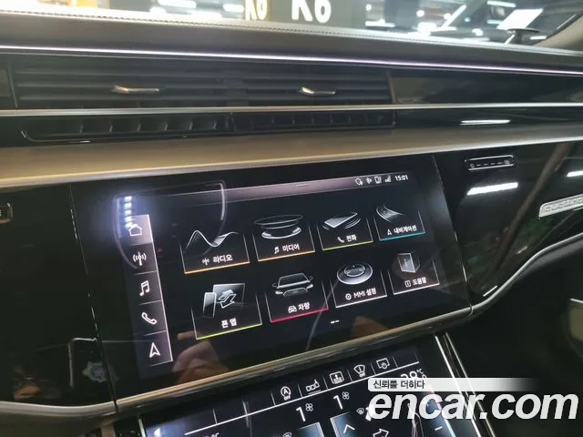 Audi A8 2020 — фото 11