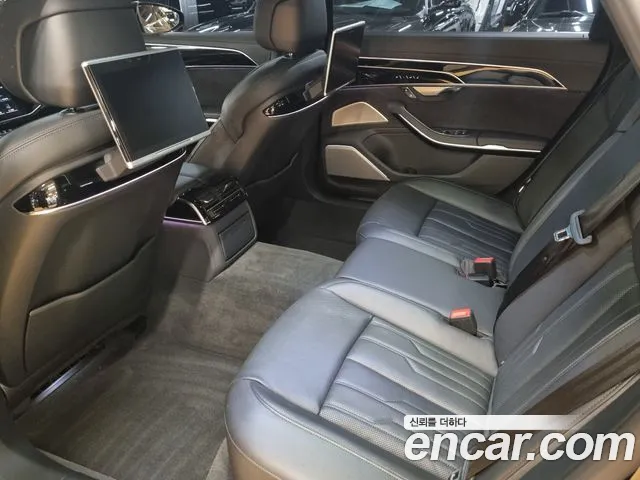Audi A8 2020 — фото 17
