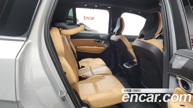 Volvo XC90 2023 — фото 12