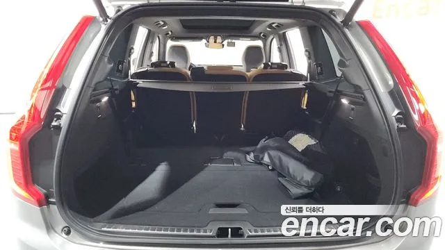 Volvo XC90 2023 — фото 20