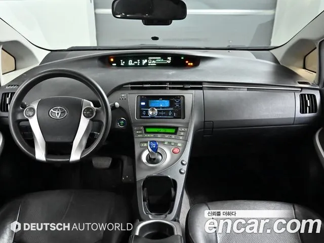 Toyota Prius 2012 — фото 7