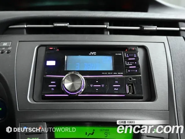 Toyota Prius 2012 — фото 18