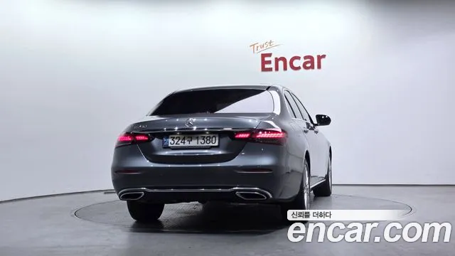 Mercedes-Benz E-Class 2021 — фото 4