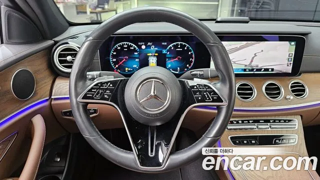 Mercedes-Benz E-Class 2021 — фото 13