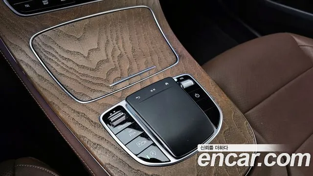 Mercedes-Benz E-Class 2021 — фото 16