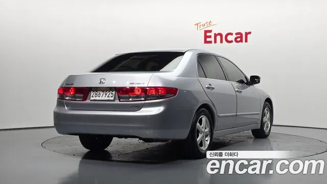 Honda Accord 2005 — фото 2