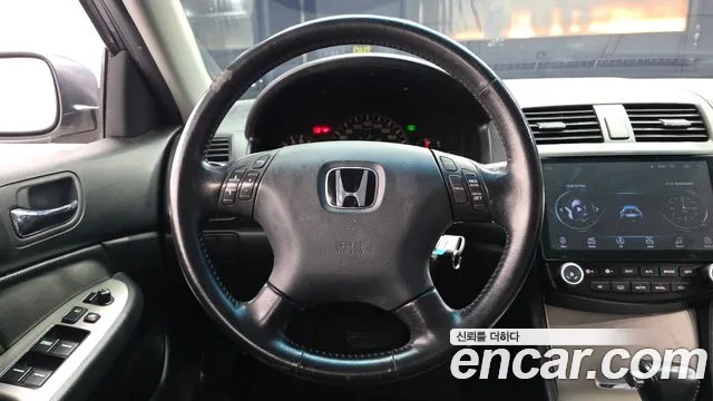 Honda Accord 2005 — фото 13
