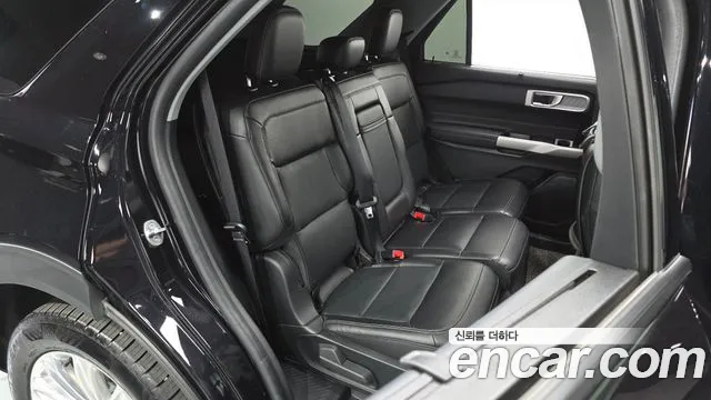 Ford Explorer 2022 — фото 11