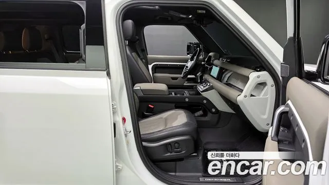 Land Rover Defender 2022 — фото 10