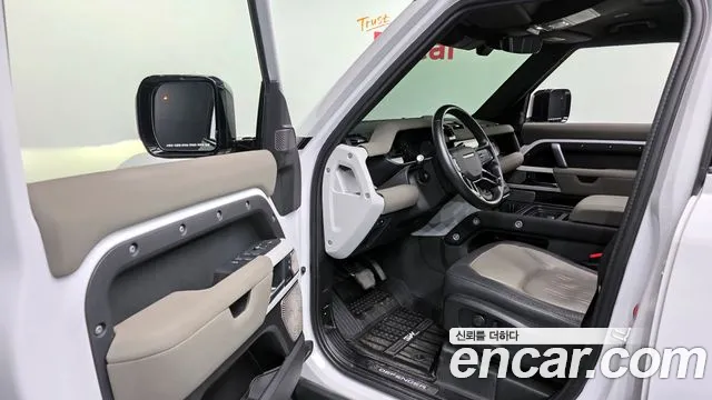Land Rover Defender 2022 — фото 11